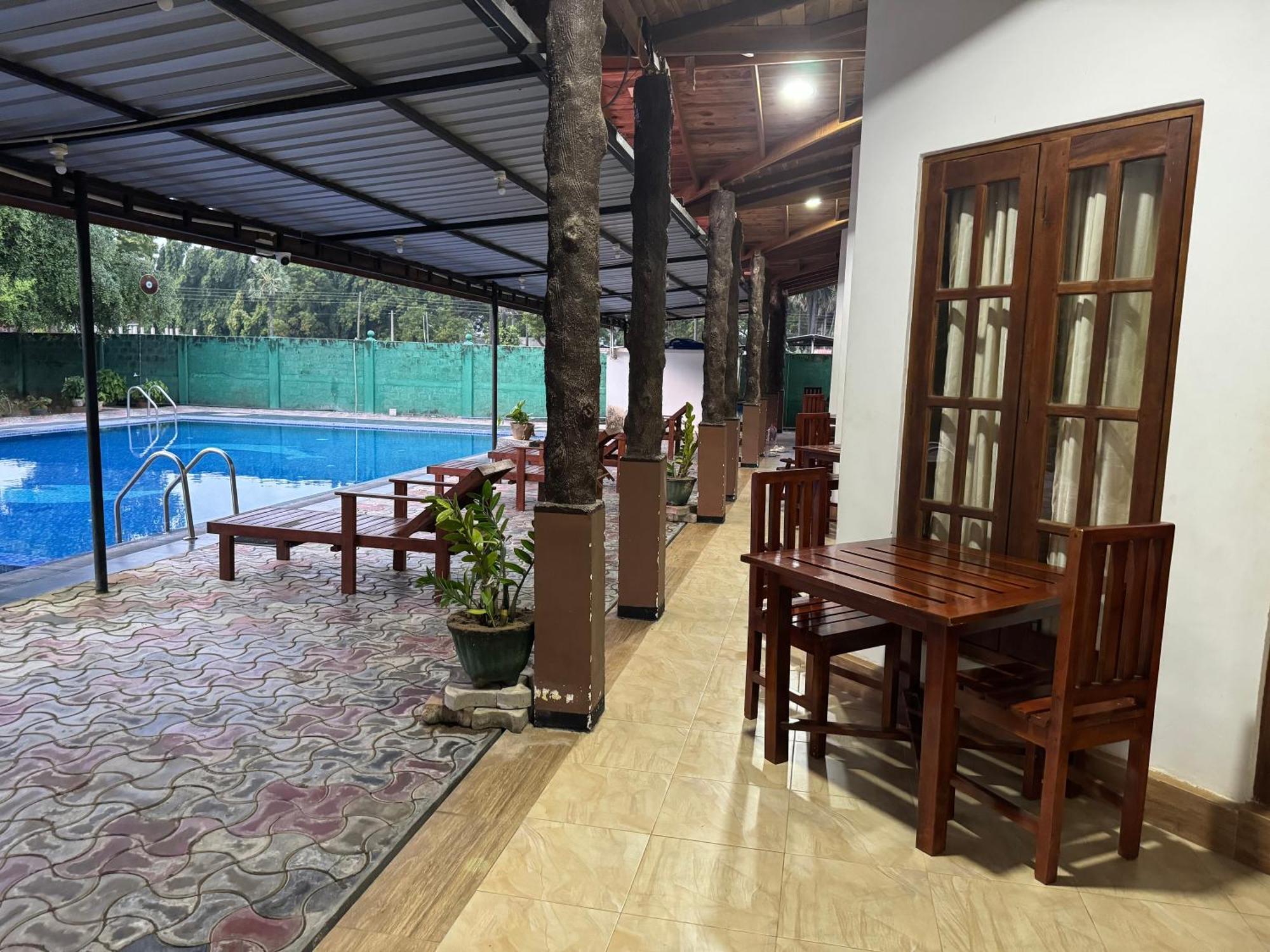 Paris Garden Resort Trincomalee Exterior photo