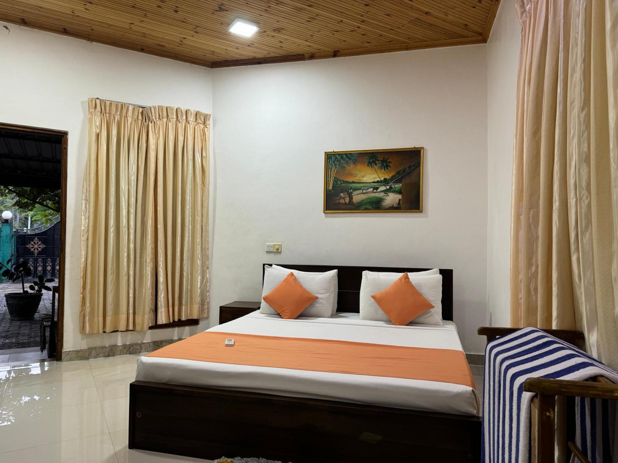 Paris Garden Resort Trincomalee Exterior photo